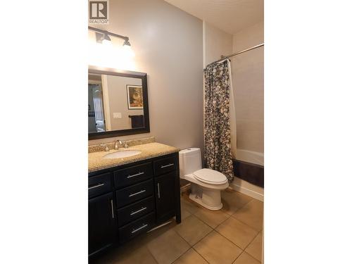 1448 Hemlock Street, Golden, BC - Indoor Photo Showing Bathroom