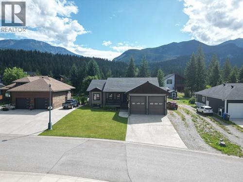 1448 Hemlock Street, Golden, BC - Outdoor With Facade