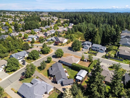 2695 Carstairs Dr, Courtenay, BC 