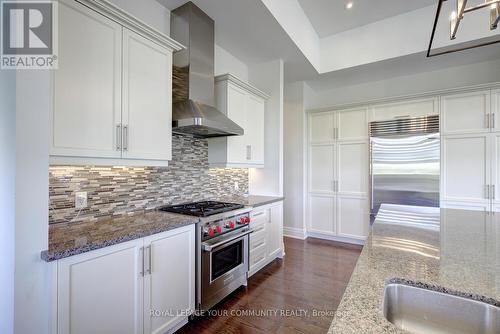 85 Spring Hill Drive, King, ON - Indoor Photo Showing Kitchen With Upgraded Kitchen