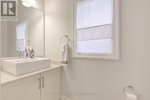 85 Spring Hill Drive, King, ON - Indoor Photo Showing Bathroom