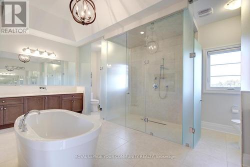 85 Spring Hill Drive, King, ON - Indoor Photo Showing Bathroom