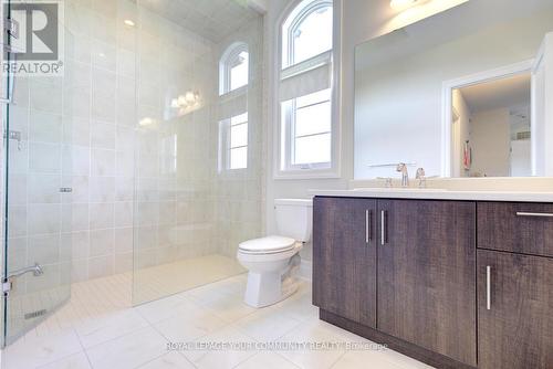 85 Spring Hill Drive, King, ON - Indoor Photo Showing Bathroom