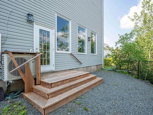 59 Mcquade Lake Crescent, Beechville, NS 