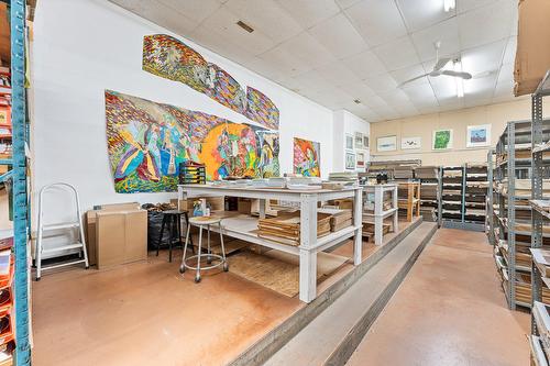 Entrepôt - 109 Ch. Favreau, Dunham, QC - Indoor Photo Showing Other Room