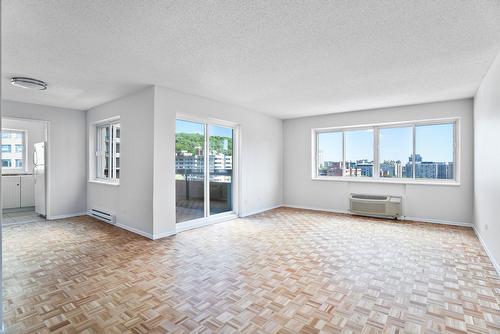 Salon - 1601-3488 Ch. De La Côte-Des-Neiges, Montréal (Ville-Marie), QC - Indoor