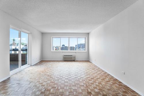 Salon - 1601-3488 Ch. De La Côte-Des-Neiges, Montréal (Ville-Marie), QC - Indoor