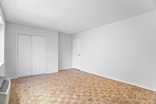 Chambre à coucher principale - 1601-3488 Ch. De La Côte-Des-Neiges, Montréal (Ville-Marie), QC - Indoor Photo Showing Other Room