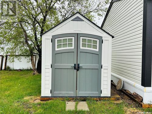 18 2004 Alice Road, Estevan, SK 