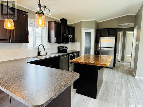 18 2004 Alice Road, Estevan, SK 