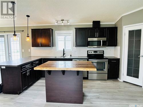 18 2004 Alice Road, Estevan, SK 