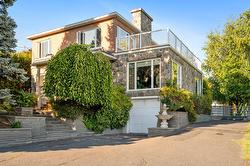 1209Z  - 1211Z Ch. de la Montagne  Mont-Saint-Hilaire, QC J3G 4S6