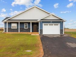 21 Samantha Lane  Cornwall, PE C1A 6C6