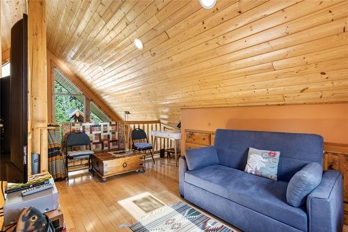 128 River Bend Lane, Kimberley, BC - Indoor Photo Showing Living Room
