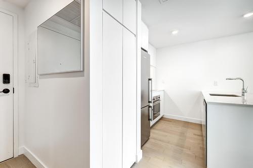 Cuisine - 2818-1210 Rue Jeanne-Mance, Montréal (Ville-Marie), QC - Indoor Photo Showing Other Room