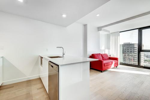 Cuisine - 2818-1210 Rue Jeanne-Mance, Montréal (Ville-Marie), QC - Indoor Photo Showing Kitchen