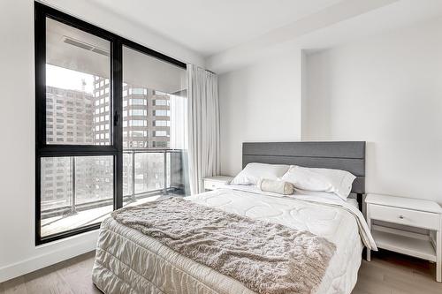 Chambre à coucher - 2818-1210 Rue Jeanne-Mance, Montréal (Ville-Marie), QC - Indoor Photo Showing Bedroom