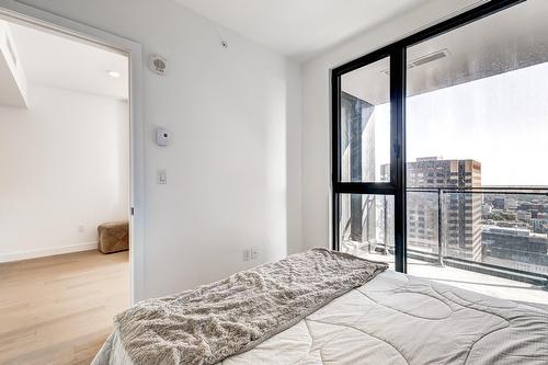 Chambre à coucher - 2818-1210 Rue Jeanne-Mance, Montréal (Ville-Marie), QC - Indoor Photo Showing Bedroom