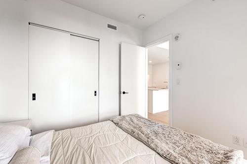 Chambre à coucher - 2818-1210 Rue Jeanne-Mance, Montréal (Ville-Marie), QC - Indoor Photo Showing Bedroom