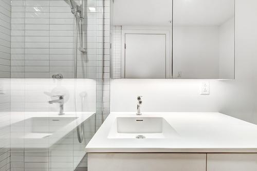Salle de bains - 2818-1210 Rue Jeanne-Mance, Montréal (Ville-Marie), QC - Indoor