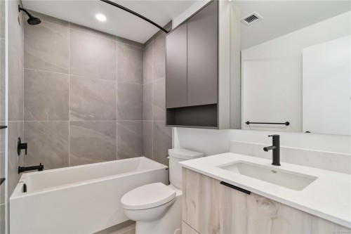 200-3564B Ryder Hesjedal Way, Colwood, BC - Indoor Photo Showing Bathroom