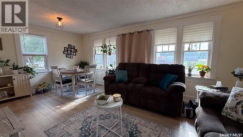 1832 101St Street, North Battleford, SK - Indoor Photo Showing Living Room