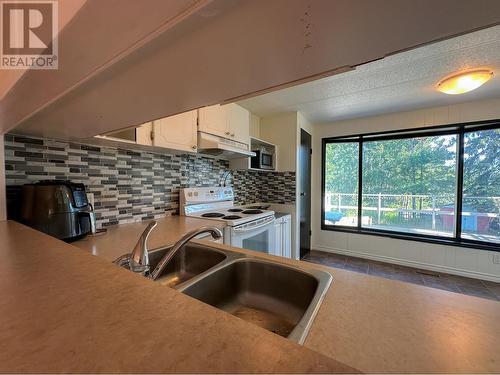 7 2091 E 16 Highway, Vanderhoof, BC - Indoor Photo Showing Kitchen With Double Sink