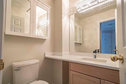 145-3948 Finnerty Road, Penticton, BC - Indoor Photo Showing Bathroom