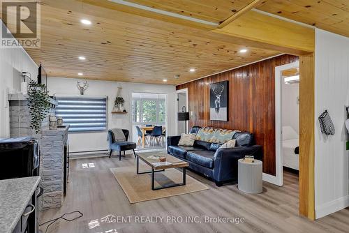 21 Oriole Road, Kawartha Lakes (Fenelon Falls), ON 