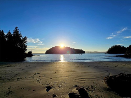 261 Cedar St, Tofino, BC 