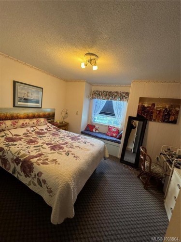 9847 Willow St, Chemainus, BC - Indoor Photo Showing Bedroom
