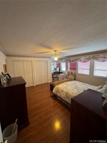 9847 Willow St, Chemainus, BC - Indoor Photo Showing Bedroom