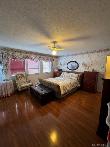 9847 Willow St, Chemainus, BC - Indoor Photo Showing Bedroom