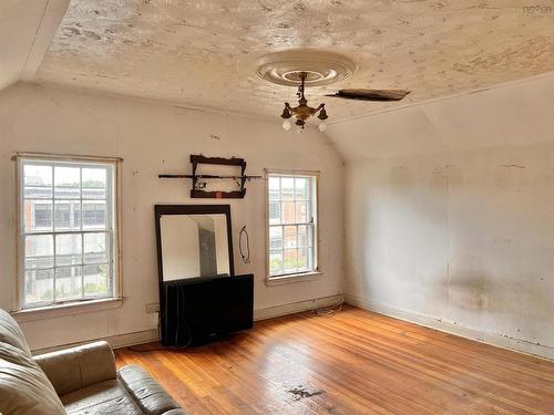 492 Main Street, Kentville, NS 