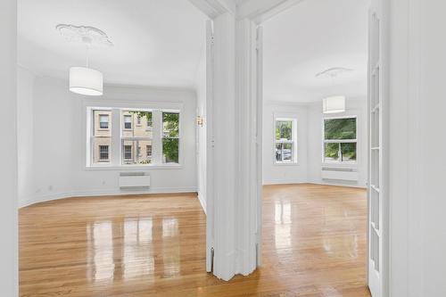 Living room - 1-2090 Rue Sherbrooke O., Montréal (Ville-Marie), QC - Indoor Photo Showing Other Room