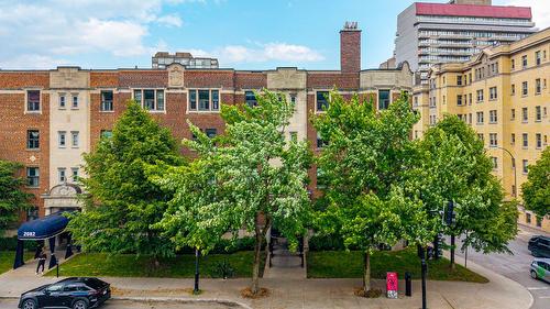 Frontage - 1-2090 Rue Sherbrooke O., Montréal (Ville-Marie), QC - Outdoor
