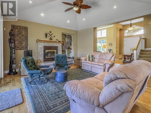 10411 81St Street, Osoyoos, BC - Indoor Photo Showing Living Room With Fireplace