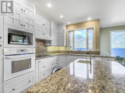 10411 81St Street, Osoyoos, BC - Indoor Photo Showing Kitchen With Upgraded Kitchen