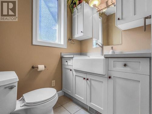 10411 81St Street, Osoyoos, BC - Indoor Photo Showing Bathroom