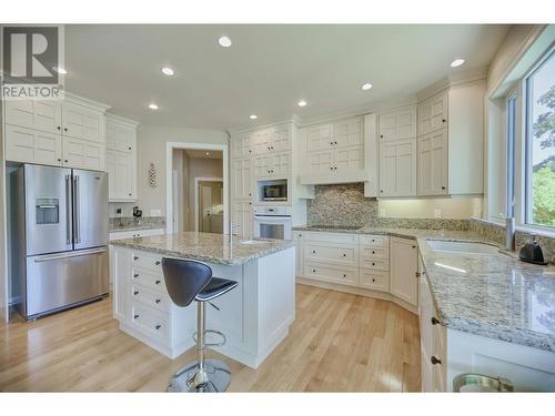 10411 81St Street, Osoyoos, BC - Indoor Photo Showing Kitchen With Upgraded Kitchen