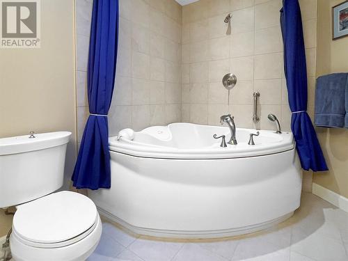 10411 81St Street, Osoyoos, BC - Indoor Photo Showing Bathroom