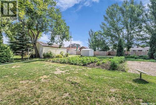621 Main Street, Bruno, SK - Outdoor With Backyard