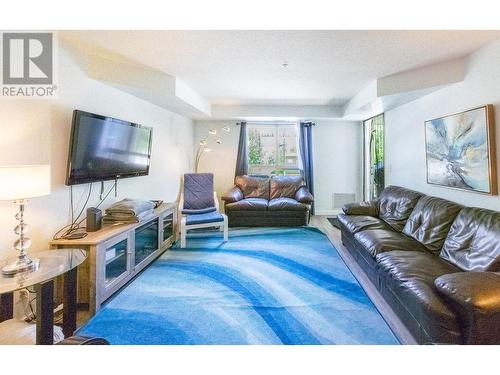 205 Third Avenue Unit# 2114, Invermere, BC - Indoor Photo Showing Living Room