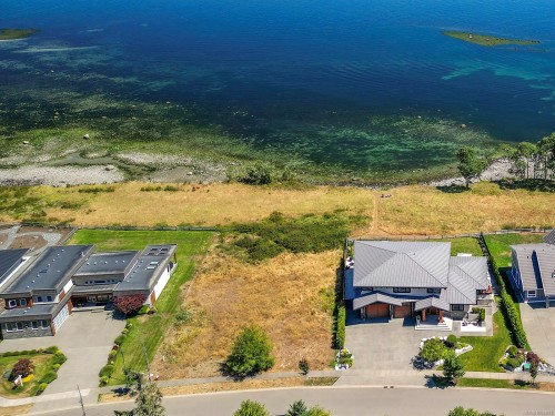 290 Connemara Rd, Comox, BC 