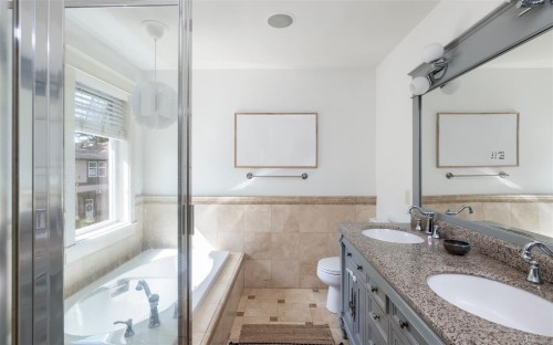 590 Simcoe St, Victoria, BC - Indoor Photo Showing Bathroom