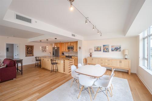 401-160 Lakeshore Drive, Penticton, BC - Indoor Photo Showing Dining Room