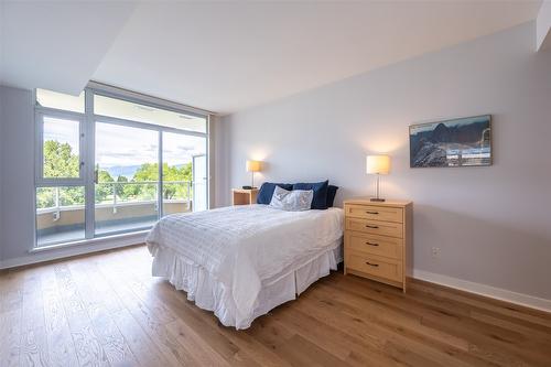 401-160 Lakeshore Drive, Penticton, BC - Indoor Photo Showing Bedroom