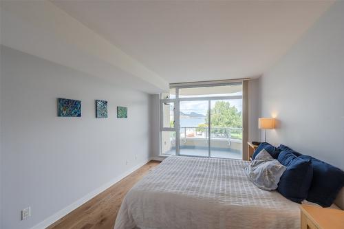 401-160 Lakeshore Drive, Penticton, BC - Indoor Photo Showing Bedroom