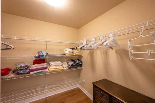 401-160 Lakeshore Drive, Penticton, BC - Indoor With Storage