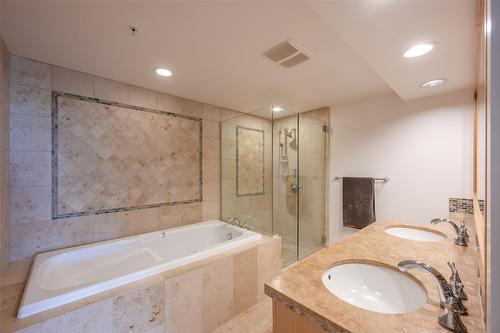 401-160 Lakeshore Drive, Penticton, BC - Indoor Photo Showing Bathroom